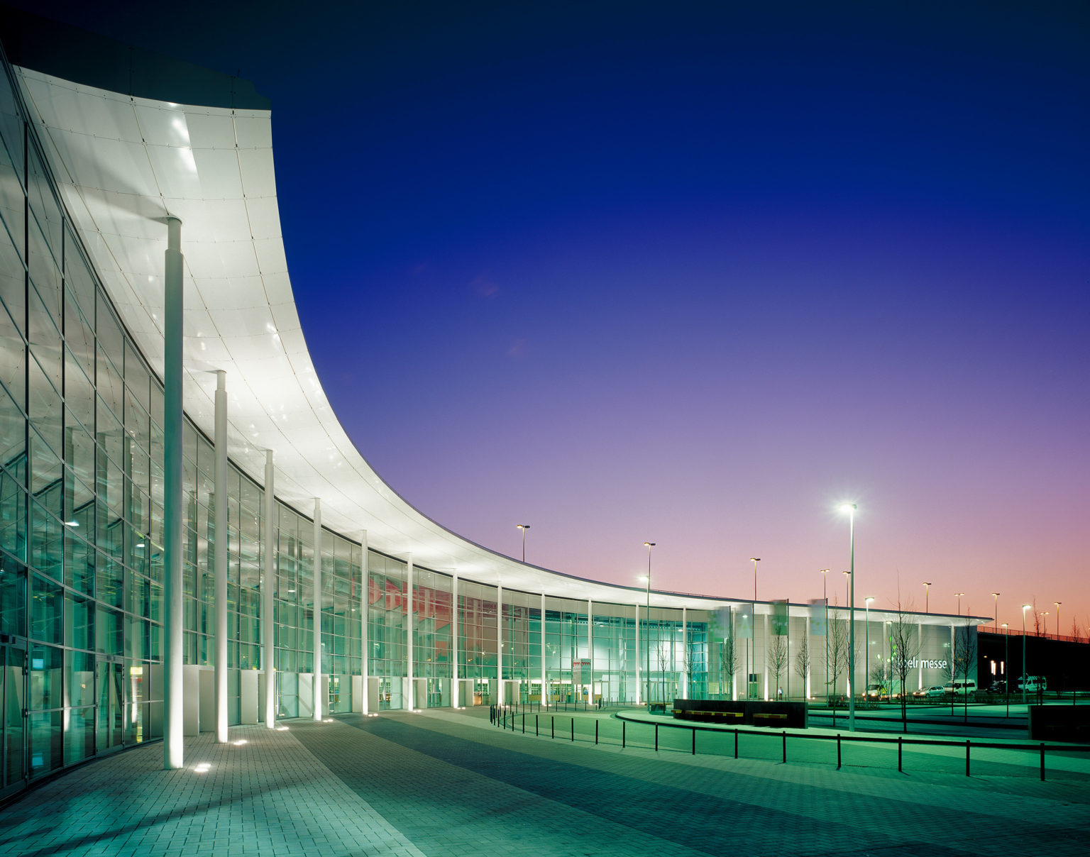Koelnmesse, Eingang Nord, Abendstimmung