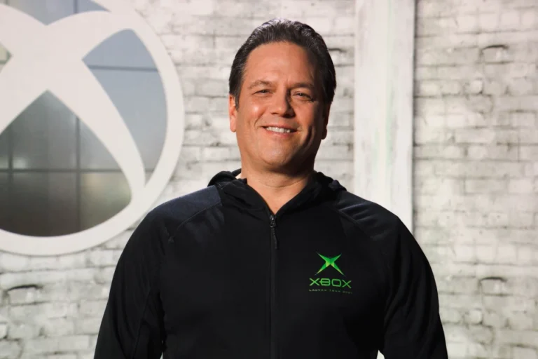 Medium Shot of Phil Spencer in color - Quelle: PAX West