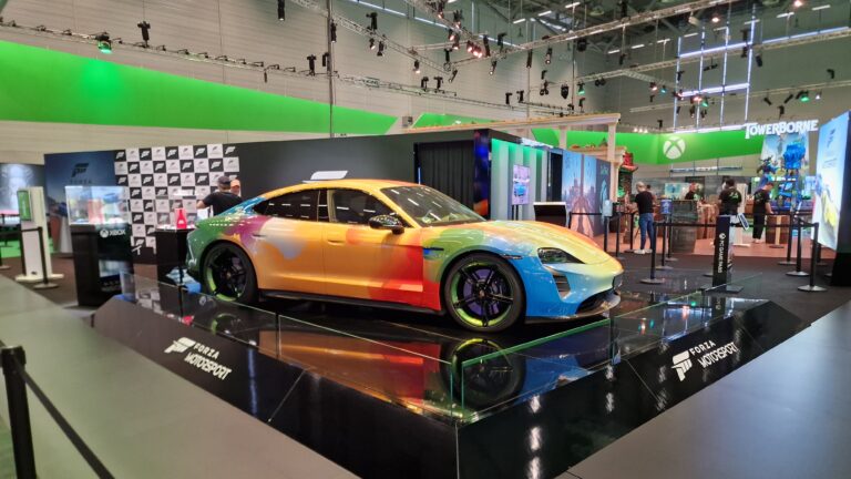 Porsche Taycann auf dem Xbox Booth der gamescom 2023 - Foto: Sebastian Selinger