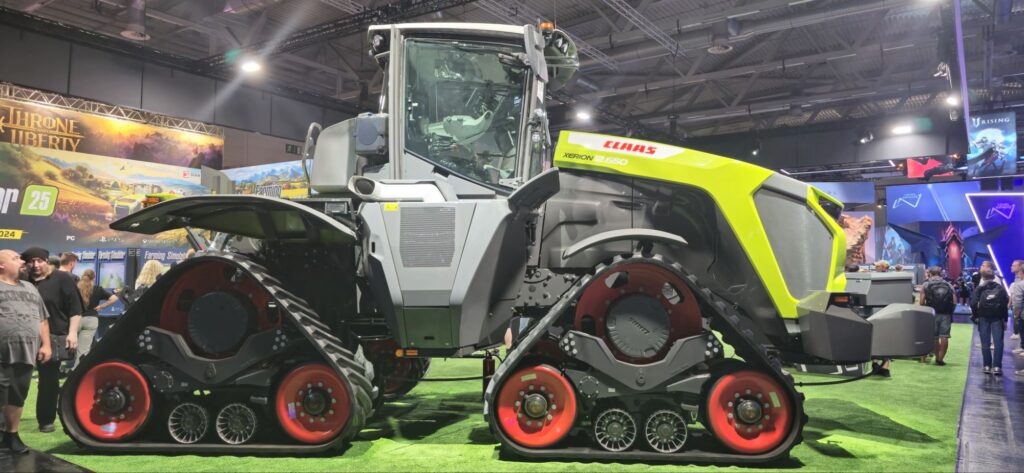 Farming Simulator Booth mit dem  CLAAS XERION 12.650 T auf der gamescom 2024.