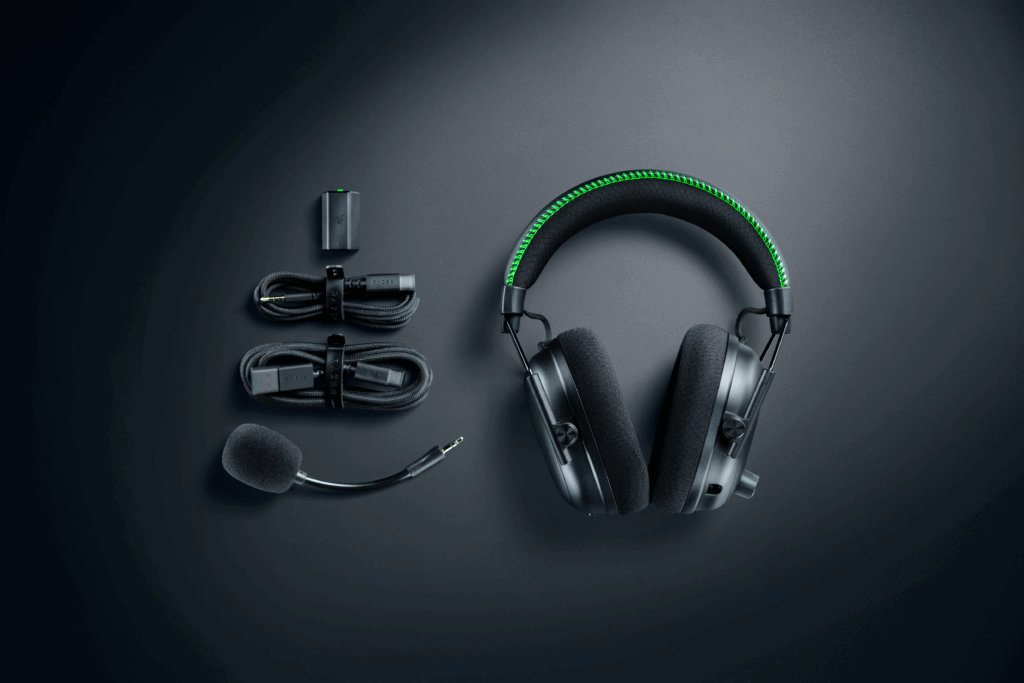 Razer BlackShark V3 Pro in der Übersicht mit Inhalt - Bild: Razer