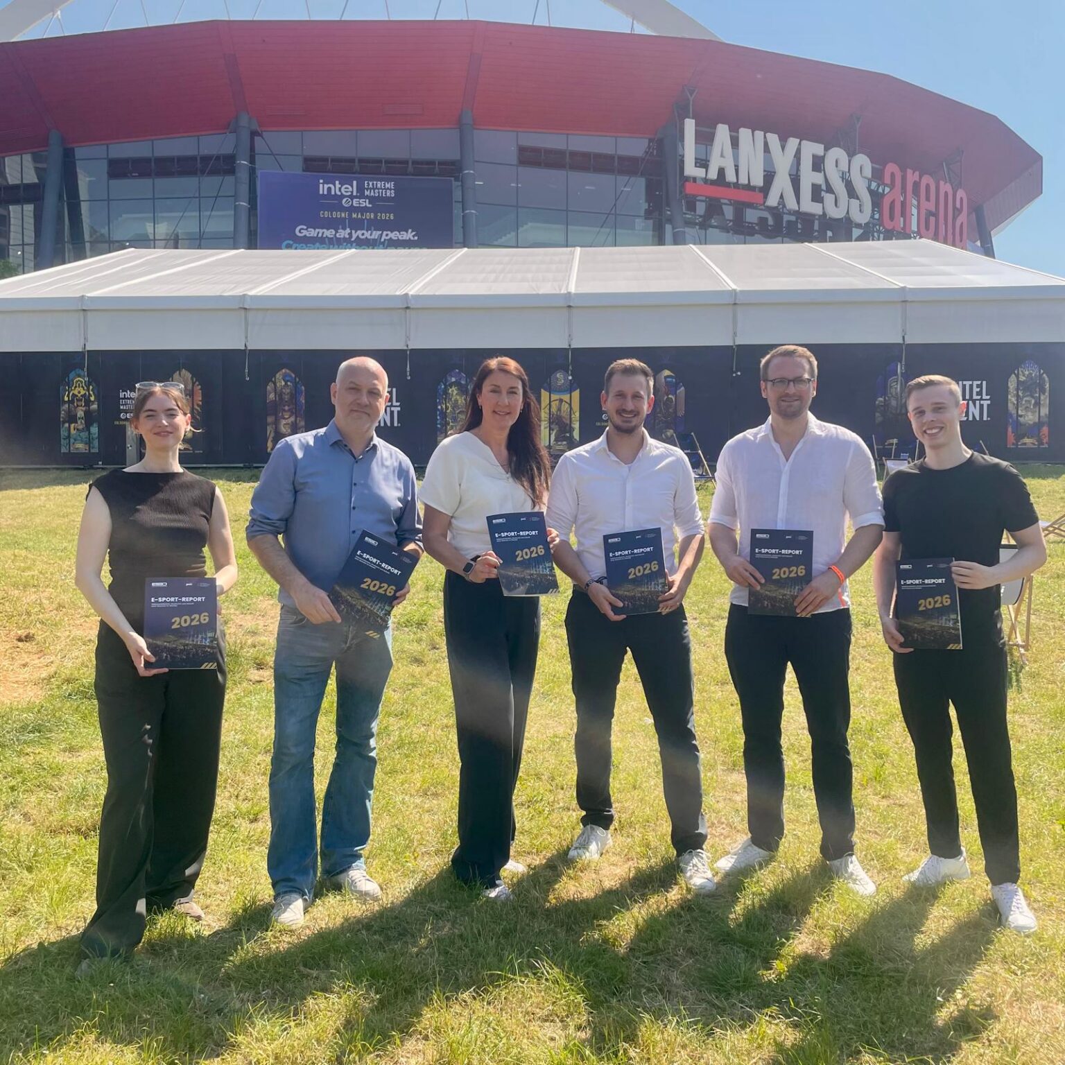 Johanna Schmid (PwC); Prof. Dr. Mathias Bellinghausen (HAM), Julia Wilner (PwC), Christopher Flato (ESBD), Markus Möckel (ESBD), Lars Christian Dach (PwC), Quelle: ESBD