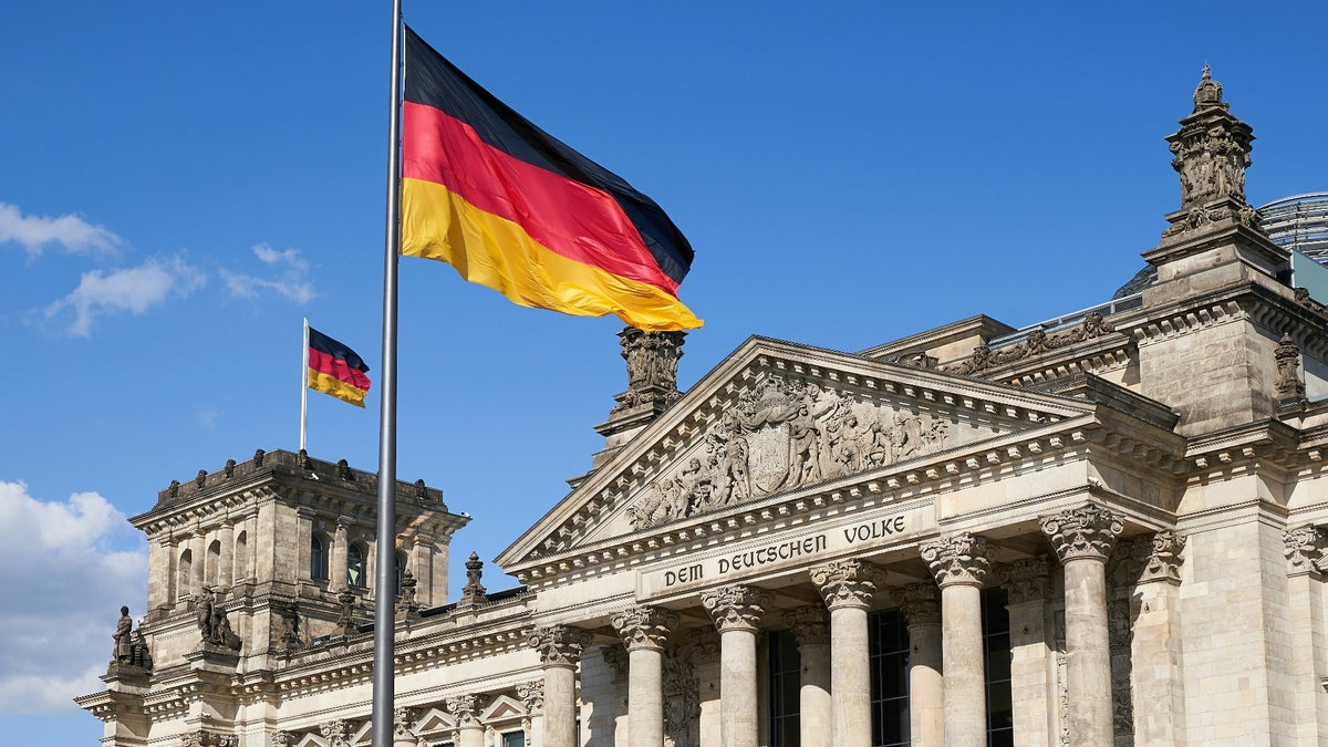 Die deutsche Games Branche beschäftigt 2026 weniger Menschen, die Zahl der Unternehmen steigt - Bild: game Verband