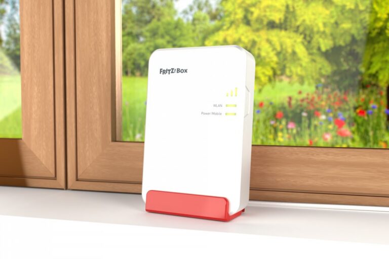 FRITZ!Box 6860 5G als wetterfester Outdoor-Router - Bild: AVM