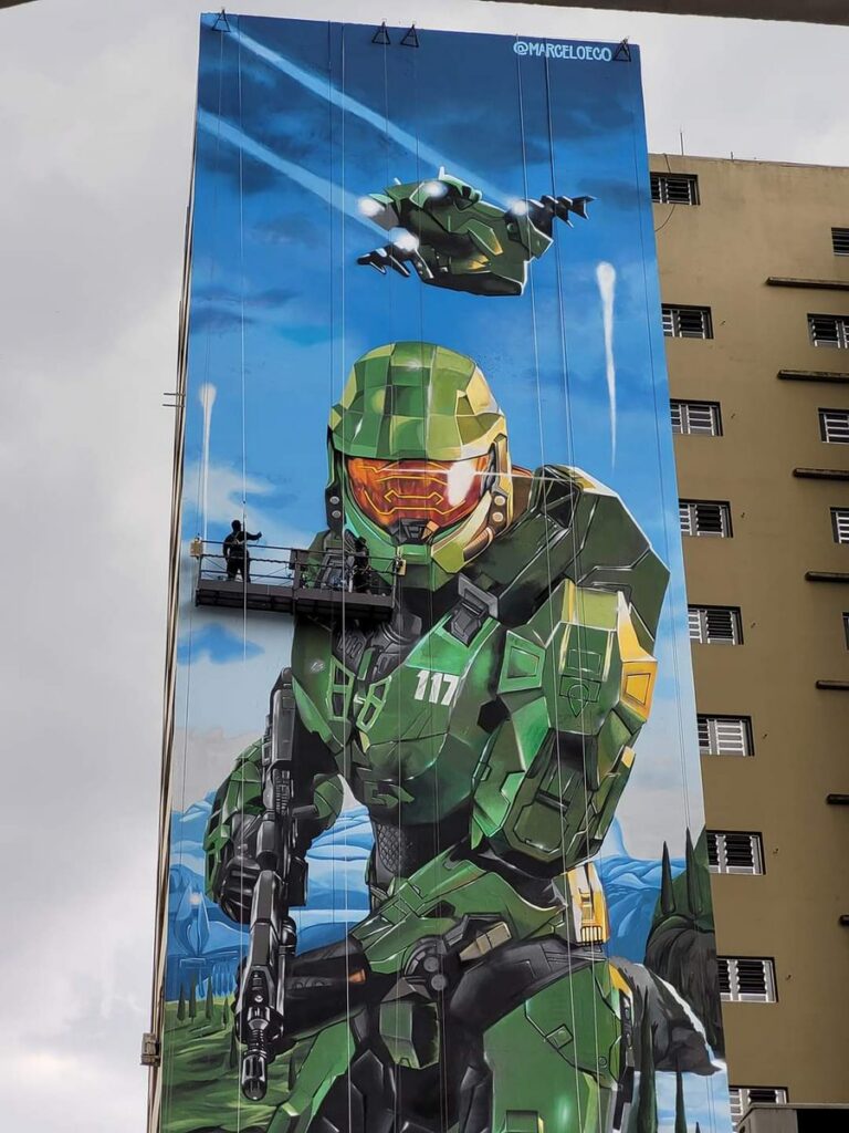 Halo Infinite Master-Chief-Wandbild in São Paulo - Bild: Aaron Greenberg auf X / Xbox