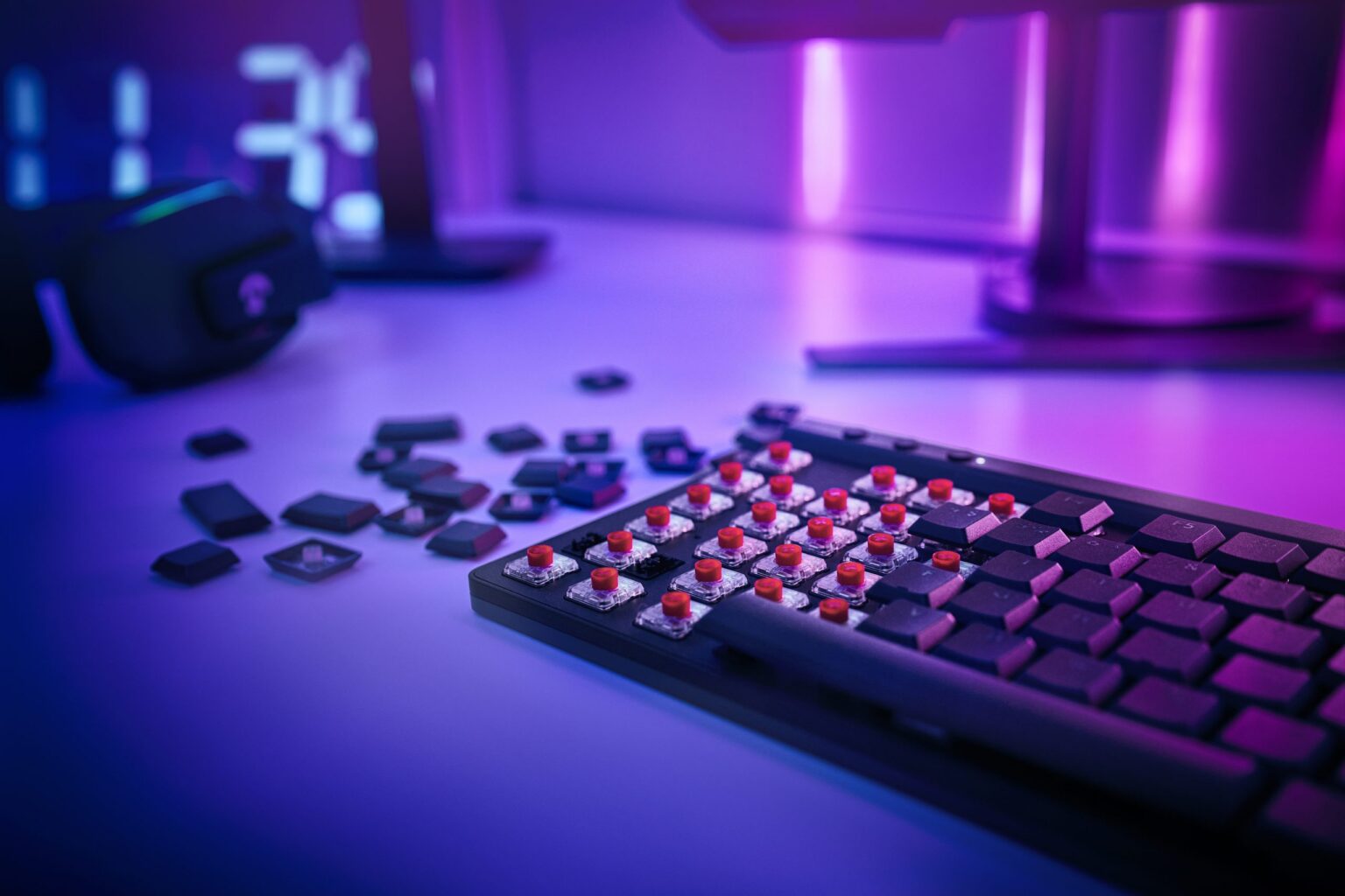 Logitech G515 LIGHTSPEED TKL: Neue flache Gaming-Tastatur vorgestellt - Bild: SektionXbox