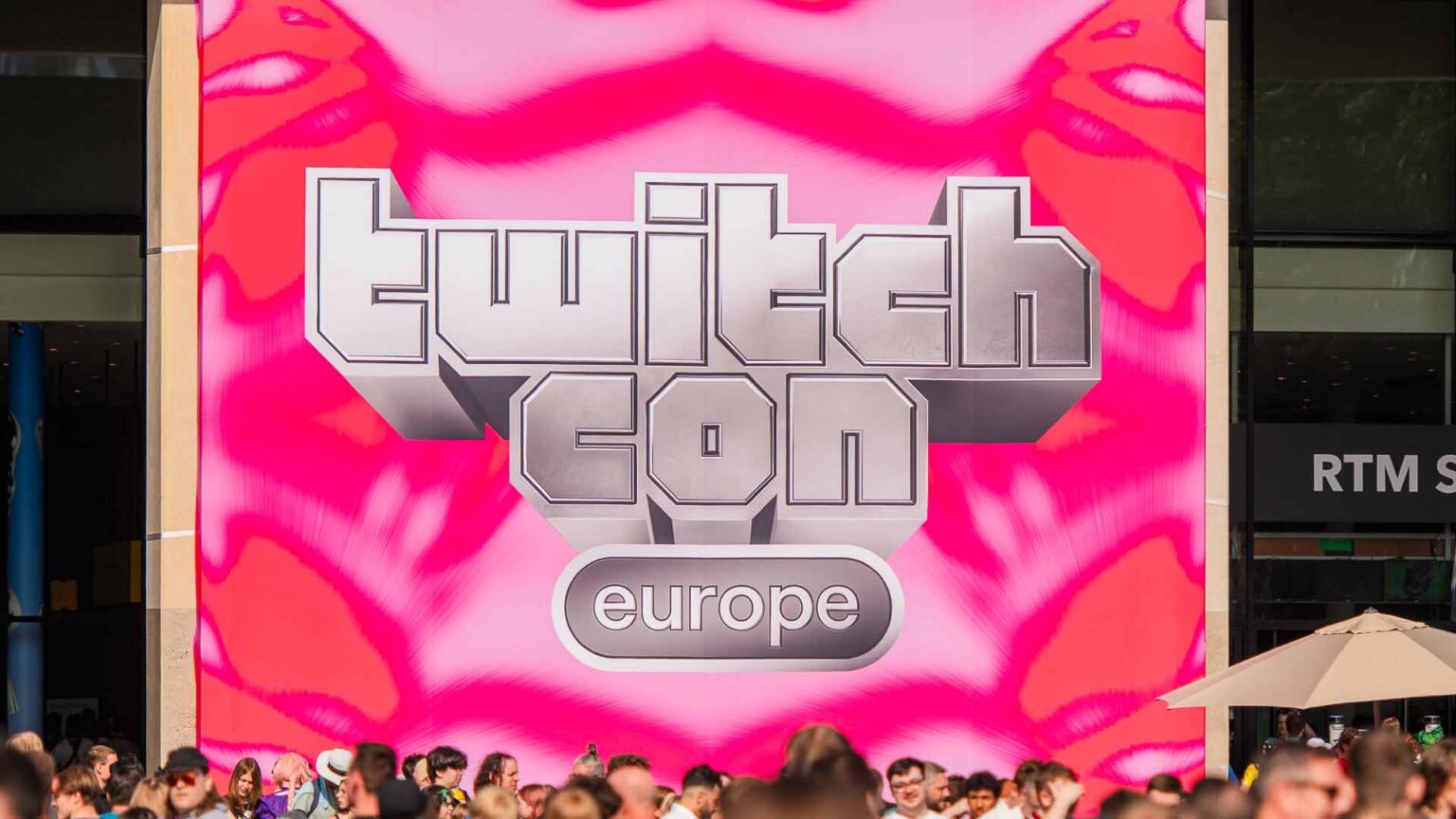 Twitch: Juls auf der TwitchCon 2026 über Authentizität und Erfolg abseits von Zahlen - Bild: XboxDynasty.de