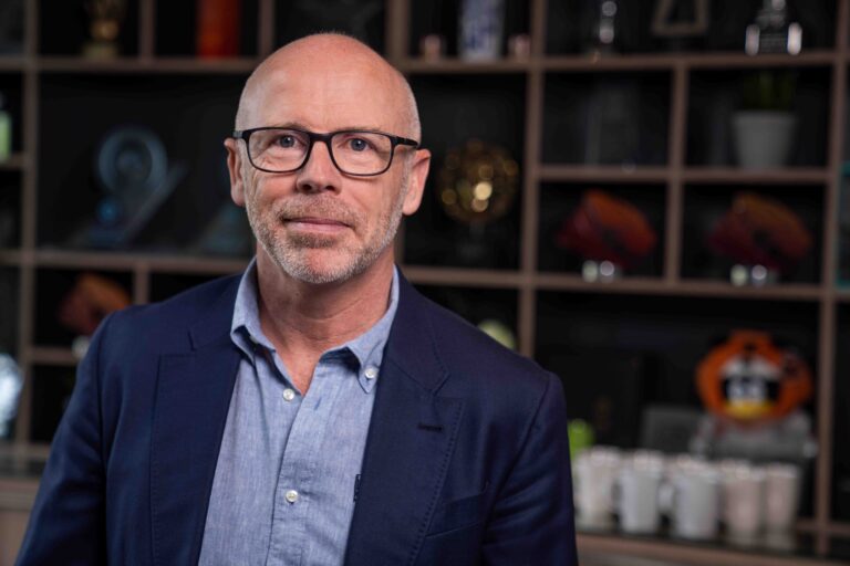 Sumo-Group-CEO Carl Cavers mit OBE in den New Year Honours ausgezeichnet