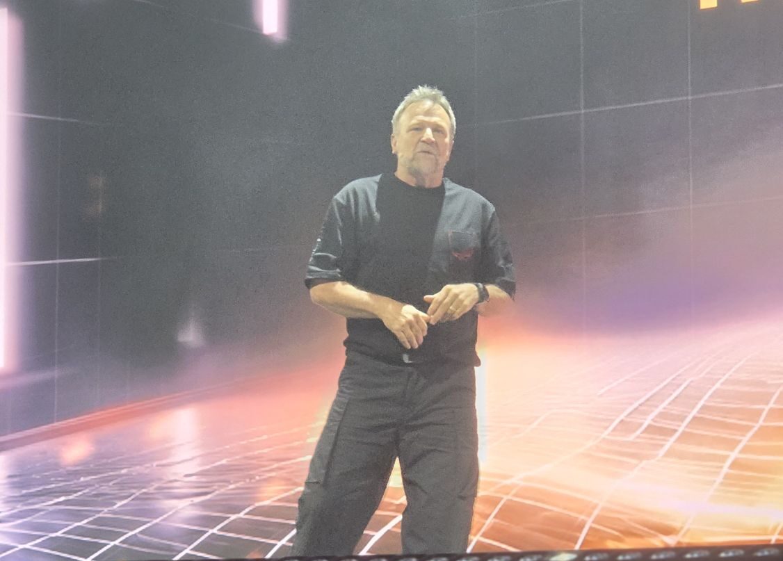 Ned Luke auf der ASUS-Pressekonferenz bei der gamescom 2026