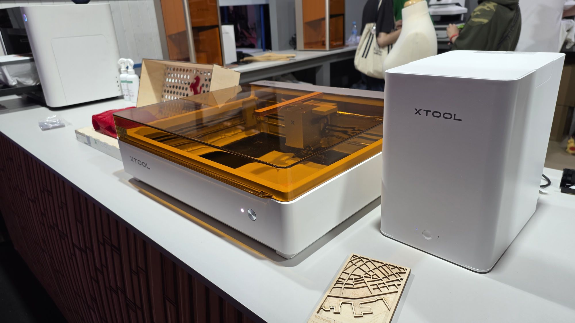 xTool X1 mit Laserbearbeitung am gamescom-Stand