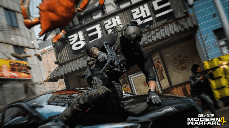 Ein Soldat springt in einer Multiplayer-Szene von Call of Duty: Modern Warfare 4 über ein Fahrzeug.