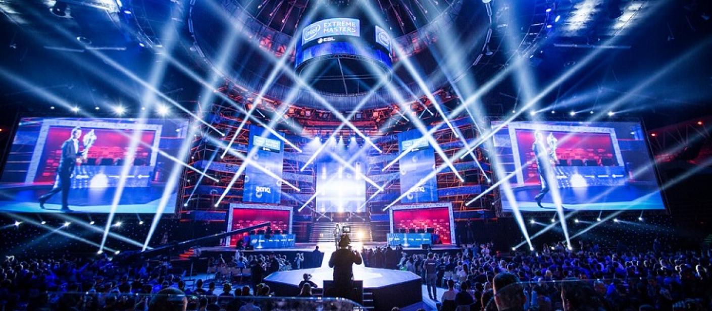 ESL-Bühne bei einem E-Sport-Turnier - Bild: ESL