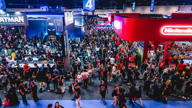 Besucherinnen und Besucher auf der gamescom latam 2026 in São Paulo