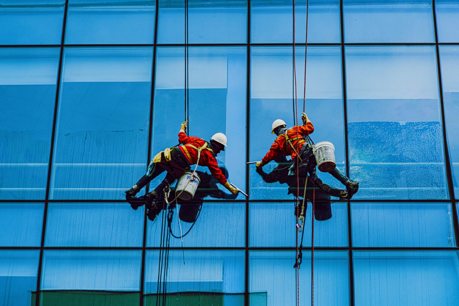 Fensterreinigung als Symbolbild für die Windows-Bereinigung - Bild: Pexels über Golem.de