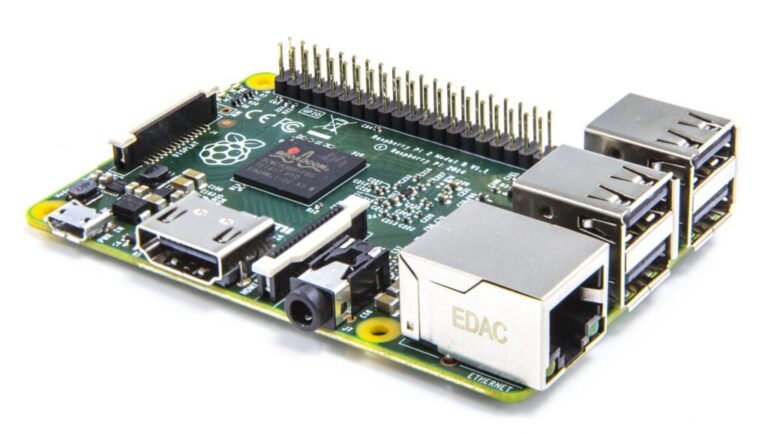 Raspberry Pi 2 mit 900-MHz-Quad-Core-Prozessor und 1 GB RAM - Bild: Raspberry Pi Foundation