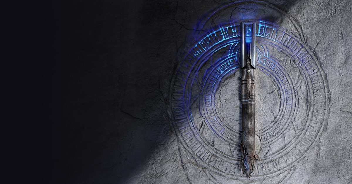 Lichtschwert aus der Star-Wars-Jedi-Reihe vor einer steinernen Struktur