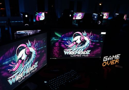 WireHeadZ GAMeS Hub der Westsächsischen Hochschule Zwickau mit mehreren Spielstationen
