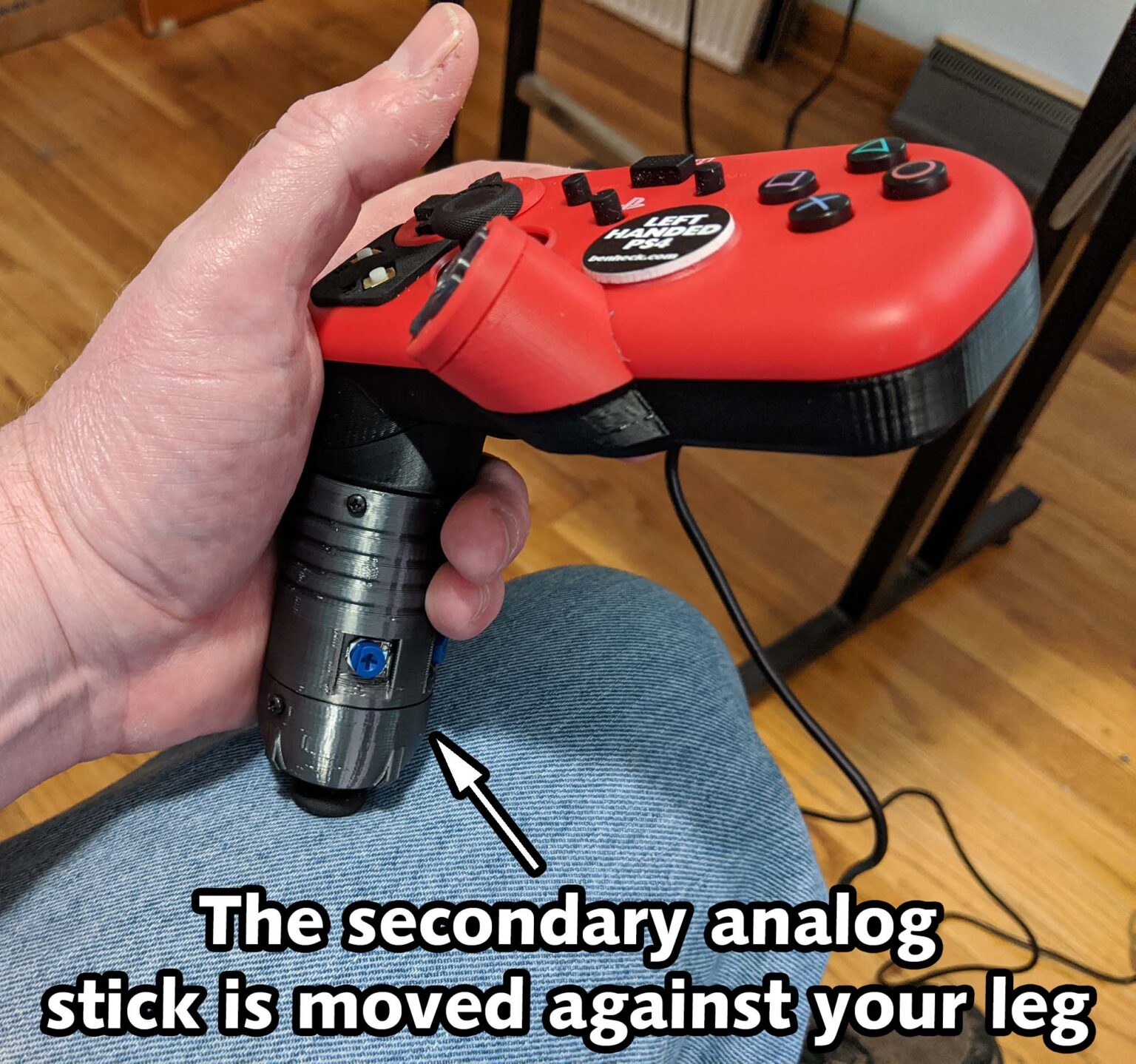 Einhändiger PS4-Controller mit 3D-gedruckten Bauteilen