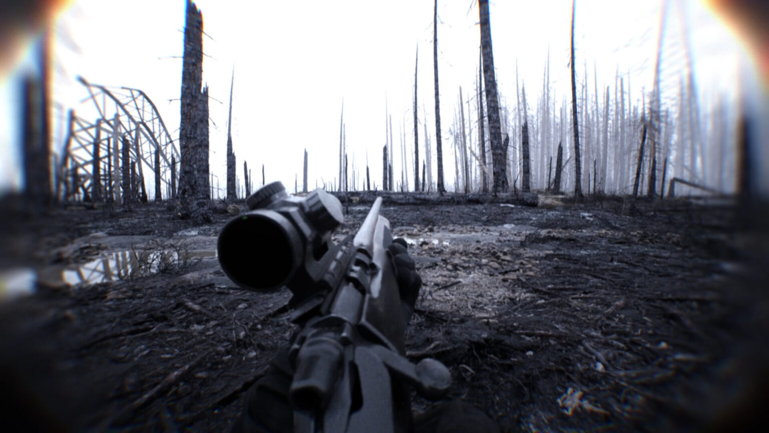 Ego-Perspektive mit Gewehr in einem zerstörten Wald in Bodycam