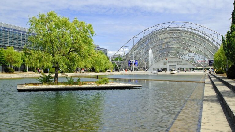 Blick zur Glashalle der Leipziger Messe, Veranstaltungsort der DreamHack Leipzig - Bild: Leipzig Tourismus und Marketing GmbH / Leipziger Messe