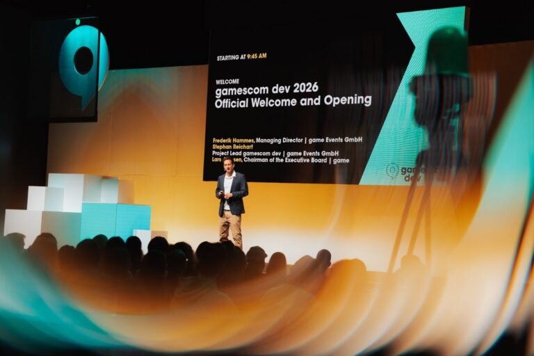 Frederik Hammes bei der Eröffnung von gamescom dev 2026 auf einer Bühne