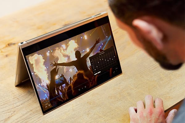 Lenovo Yoga C930 mit E-Ink-Display zur IFA 2018 - Bild: Lenovo