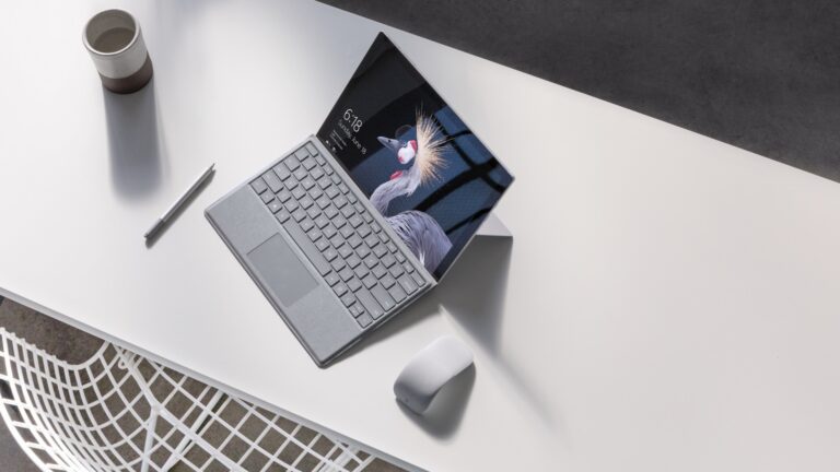 Microsoft Surface Pro aus dem Jahr 2017 - Bild: Microsoft