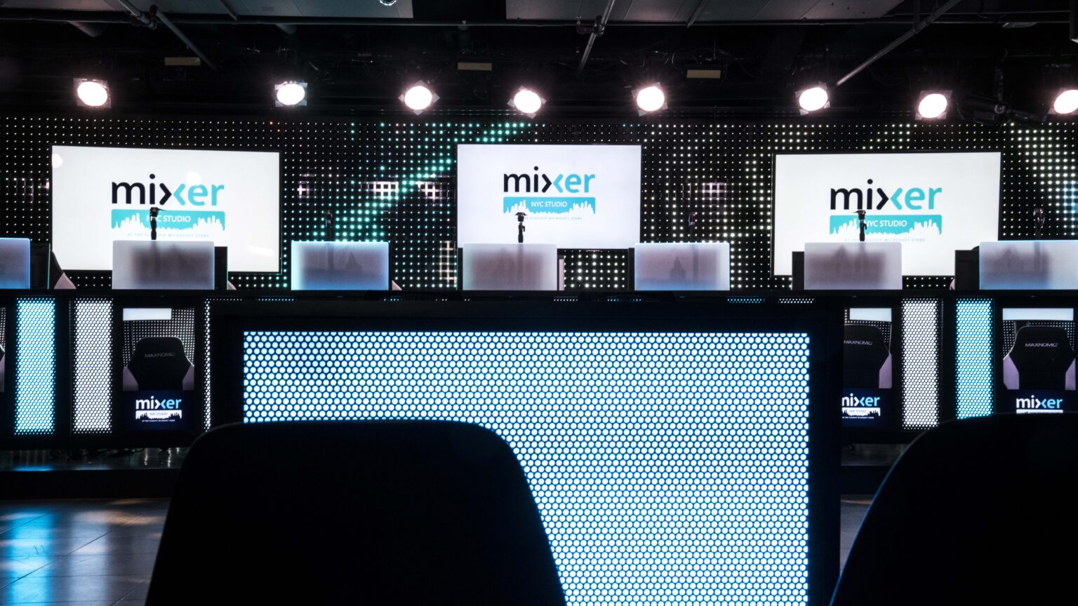 Mixer-Studio als Hintergrund für Direct Purchase - Bild: Microsoft UK Stories
