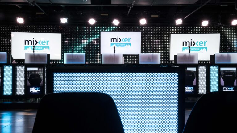 Mixer-Studio als Hintergrund für Direct Purchase - Bild: Microsoft UK Stories
