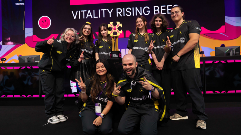 Vitality Rising Bees nach dem Sieg beim Equal Esports Cup auf der gamescom 2026 - Bild: esports player foundation