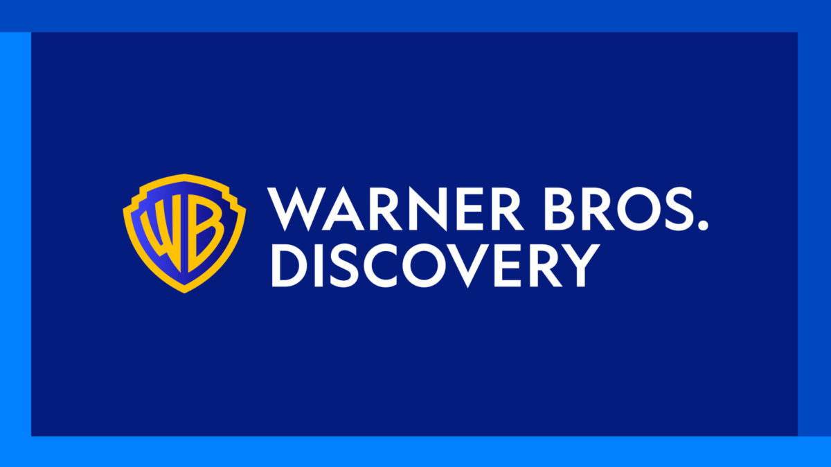 Logo von Warner Bros. Discovery auf blauem Hintergrund - Bild: Warner Bros. Discovery