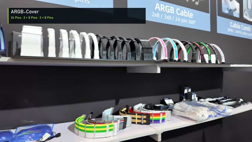 QINGSEA zeigt ARGB-Cover und PC-Kabelvarianten am Messestand der IFA 2026 - Bild: huskynarr / XboxDev (Videostandbild)