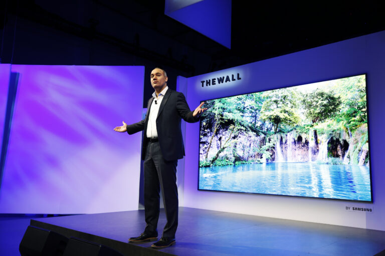Samsung The Wall mit modularer MicroLED-Anzeige auf der CES 2018 - Bild: Samsung Newsroom