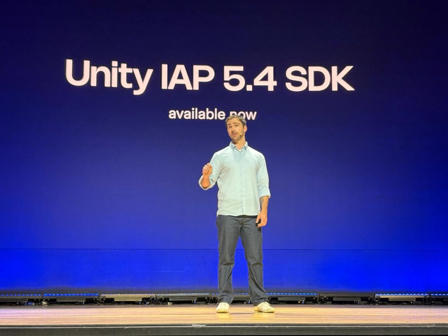 Eli Bork präsentiert Unity IAP 5.4 auf der Unite Seoul 2026 - Bild: Unity