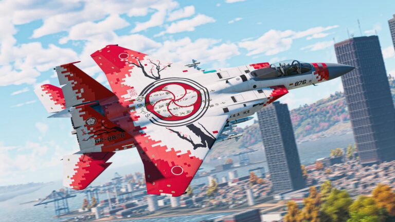 Kampfflugzeug aus War Thunder fliegt über eine belebte Stadt