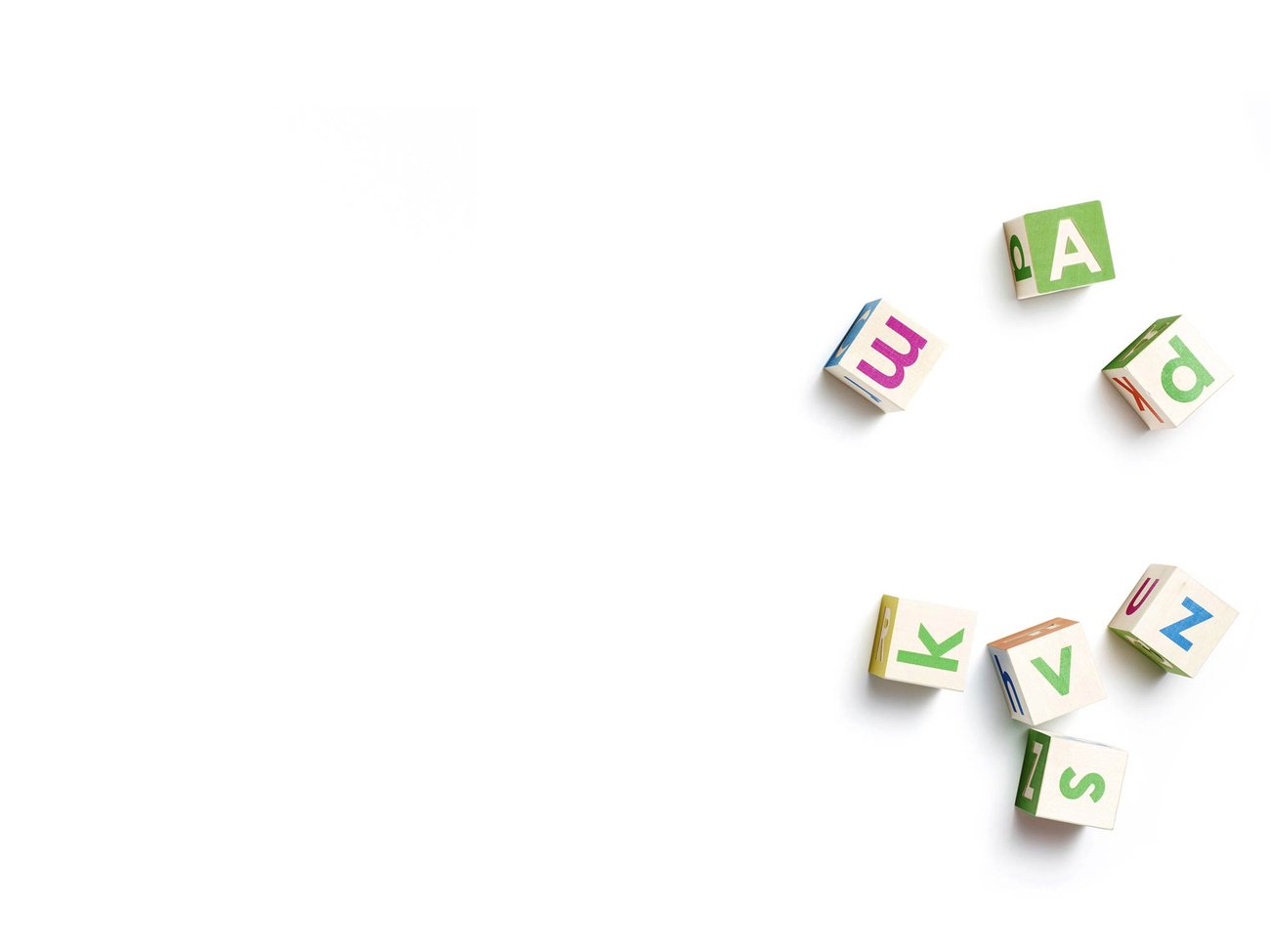 Buchstabenwürfel auf weißem Hintergrund, offizielles Motiv zum Gründerbrief von Alphabet - Bild: Google