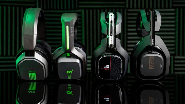 Vier ASTRO-Headsets im offiziellen Motiv zur Xbox-Kompatibilität - Bild: ASTRO Gaming