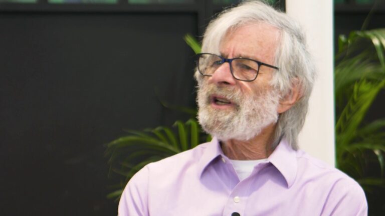 Offizielles Videomotiv zu Foundations of Azure Cosmos DB mit Leslie Lamport aus dem Mai 2017 - Bild: Microsoft Azure
