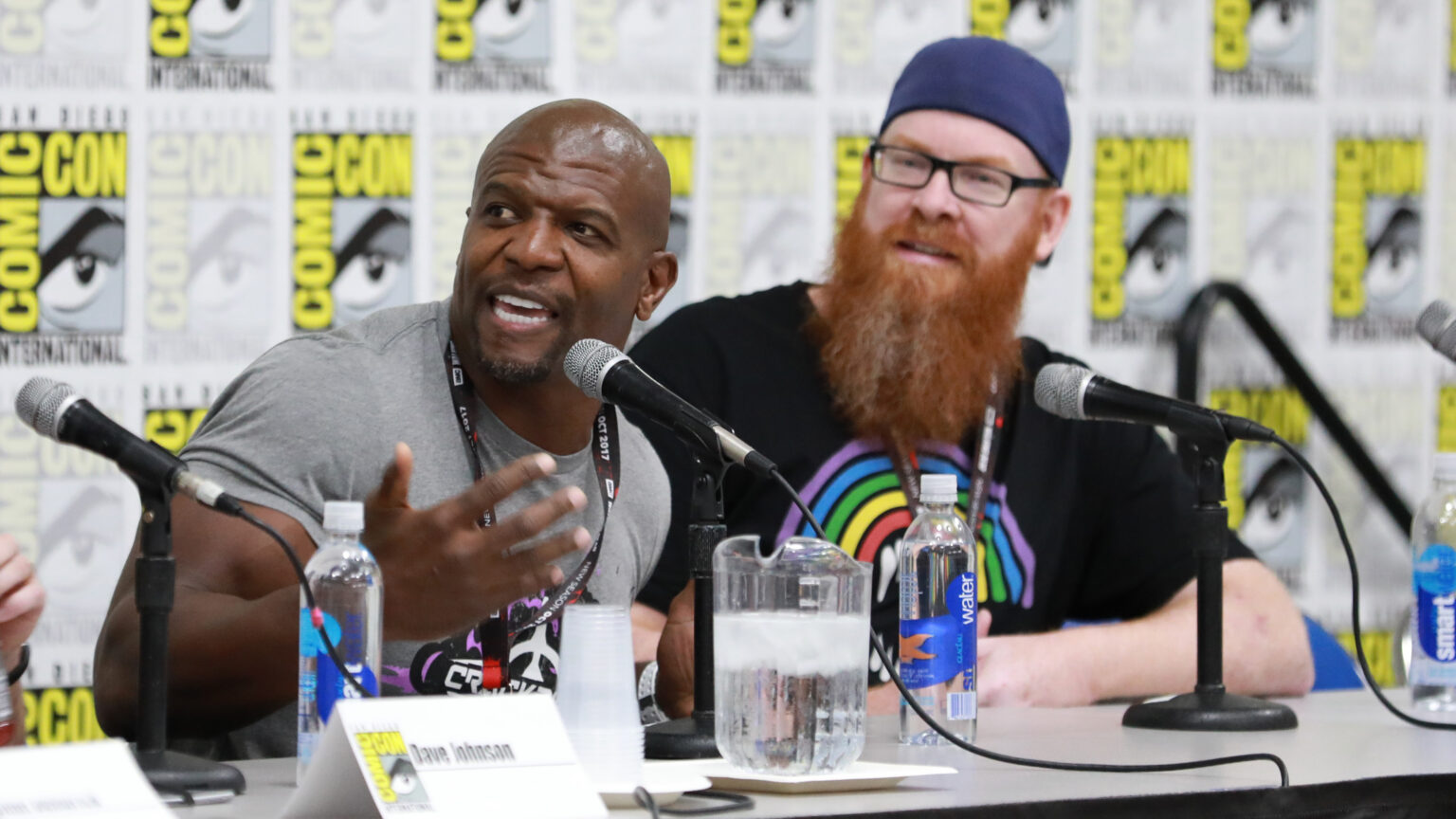 Terry Crews und Jon Goff am Podium des Crackdown-3-Panels auf der San Diego Comic-Con 2017 - Bild: Microsoft / Xbox