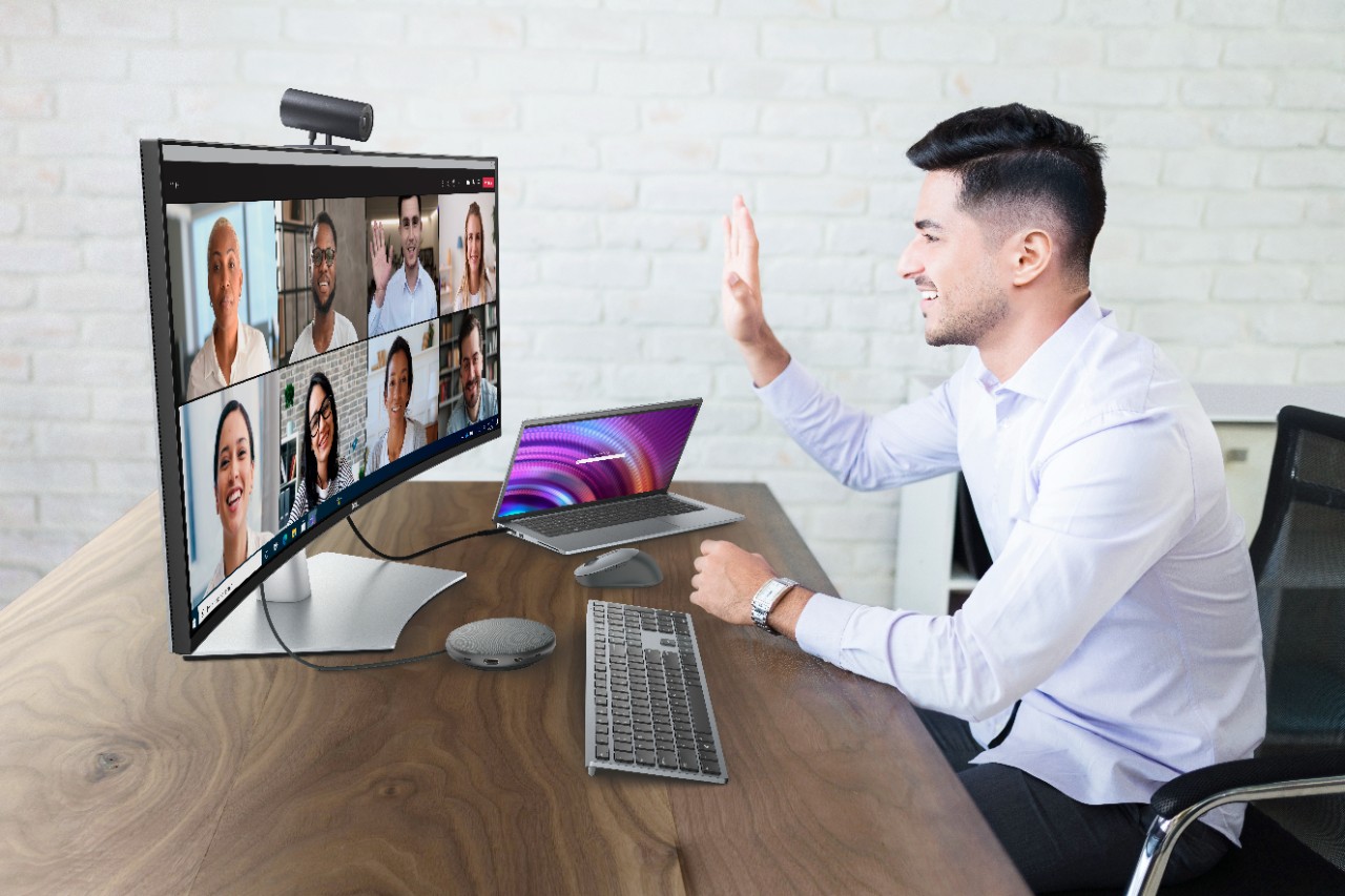 Dell UltraSharp Webcam WB7022 im Einsatz für eine Videokonferenz - Bild: Dell Technologies