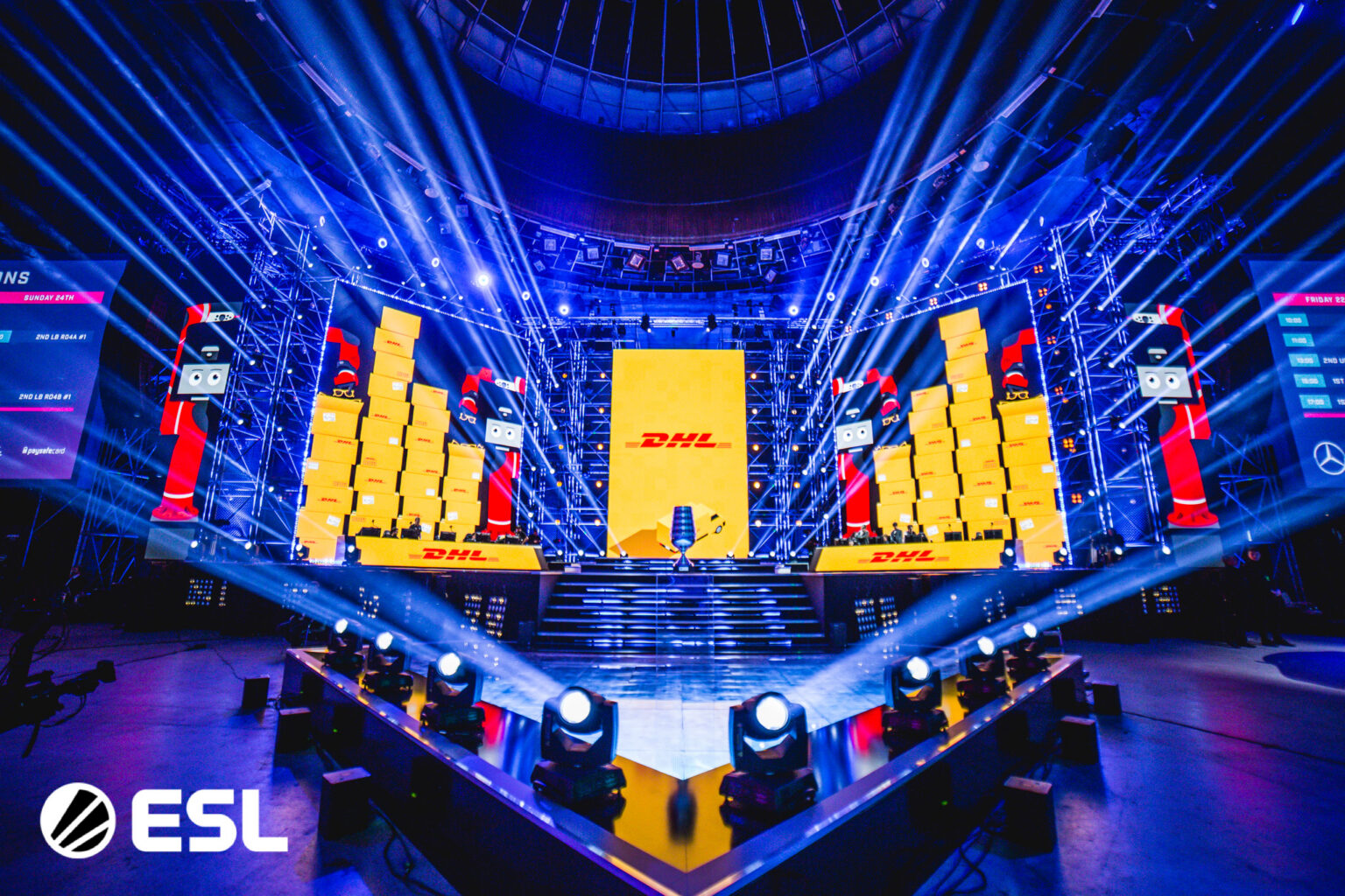 ESL-Turnierbühne mit DHL-Branding - Bild: ESL / Joao Ferreira, bereitgestellt von DHL