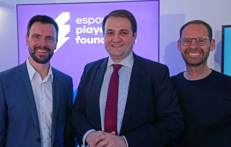 Felix Falk, Nathanael Liminski und Jörg Adami beim Auftakt der esports player foundation 2020 - Bild: game