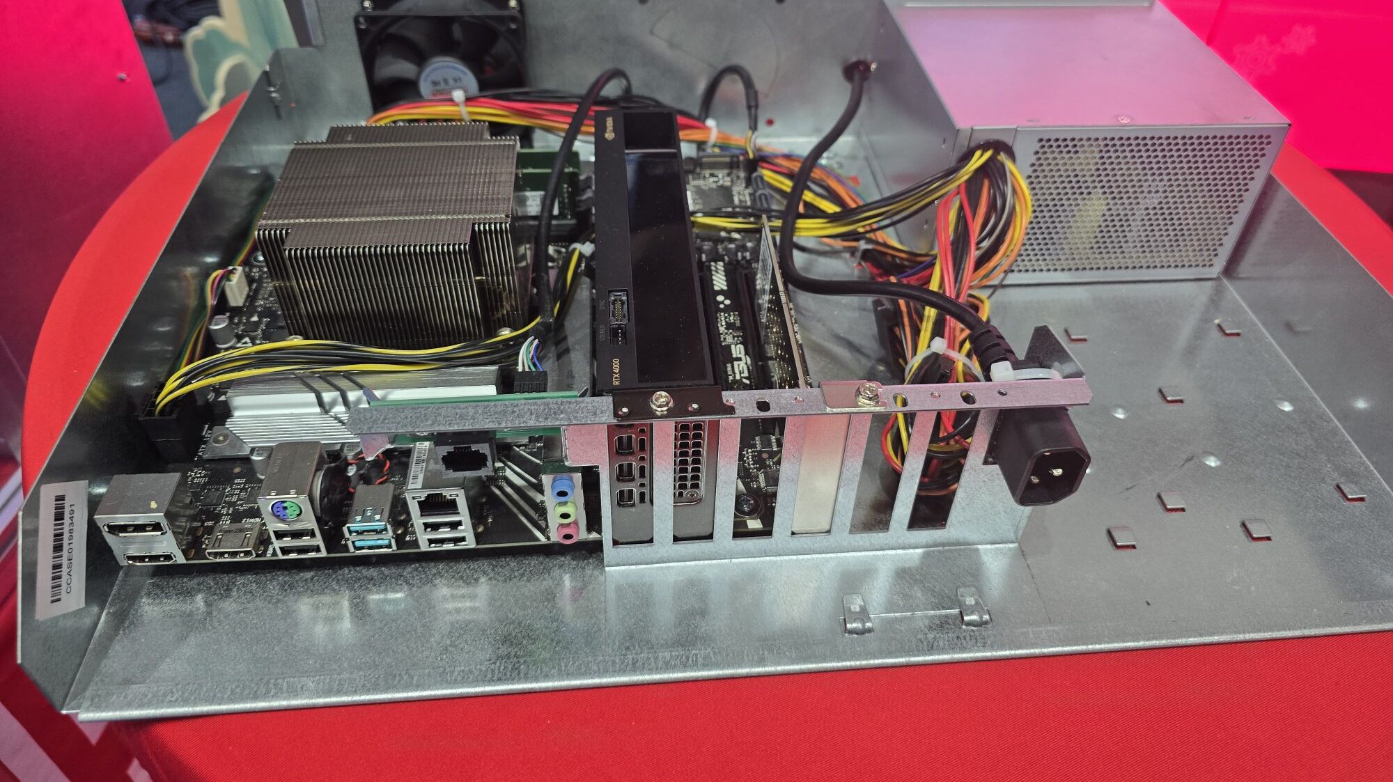Archivaufnahme: Hetzner-Messeauftritt beim Cloudfest 2025, nicht der neue GEX63 - Bild: XboxDev