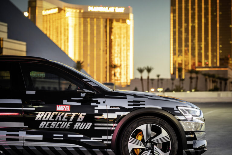 Audi e-tron mit Rocket’s-Rescue-Run-Beklebung bei der CES 2019 - Bild: Audi