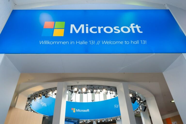 Microsoft-Eingang zur Halle 13, Archivmotiv aus der IFA-2017-Ankündigung - Bild: Microsoft