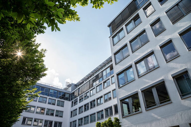 Außenansicht des InnoGames-Bürogebäudes aus dem offiziellen Pressematerial zur Zukaufstrategie von März 2019 - Bild: InnoGames