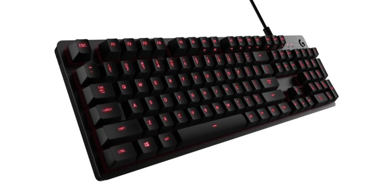 Logitech G413 Carbon von 2017 mit roter Tastenbeleuchtung und Zahlenblock - Bild: Logitech