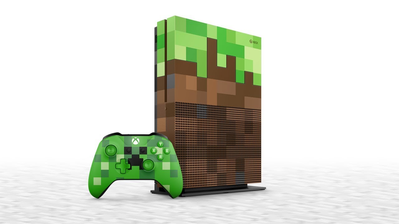 Xbox One S im grün-braunen Minecraft-Blockdesign mit Creeper-Controller und Standfuß - Bild: Microsoft / Xbox