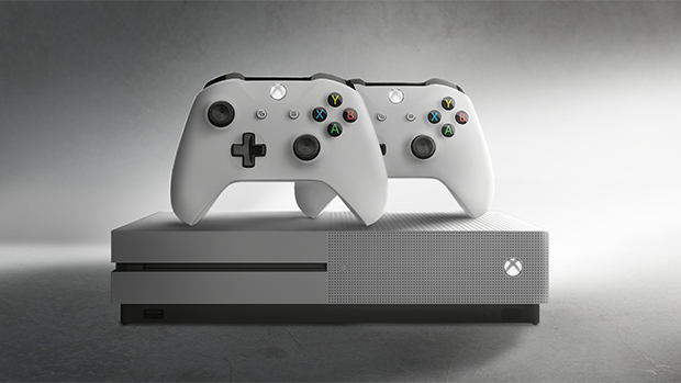 Xbox One S mit zwei weißen Xbox Wireless Controllern, offizielles Produktbild - Bild: Microsoft