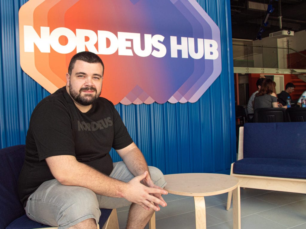 Milos Paunovic, CSR Specialist bei Nordeus, beim Launch des Nordeus Hub in Belgrad 2019 - Bild: Nordeus